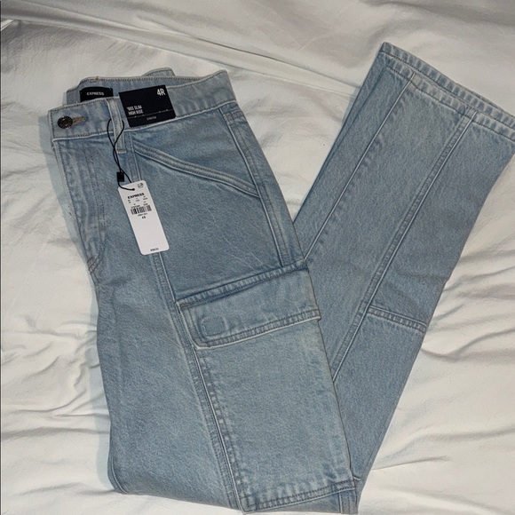 Express - Picture 4 of 4